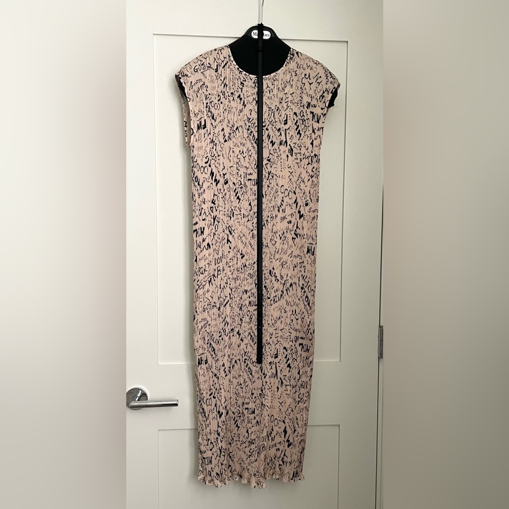 Max Mara plissé midi dress with belt.  Never worn.  Size 8 with tags.